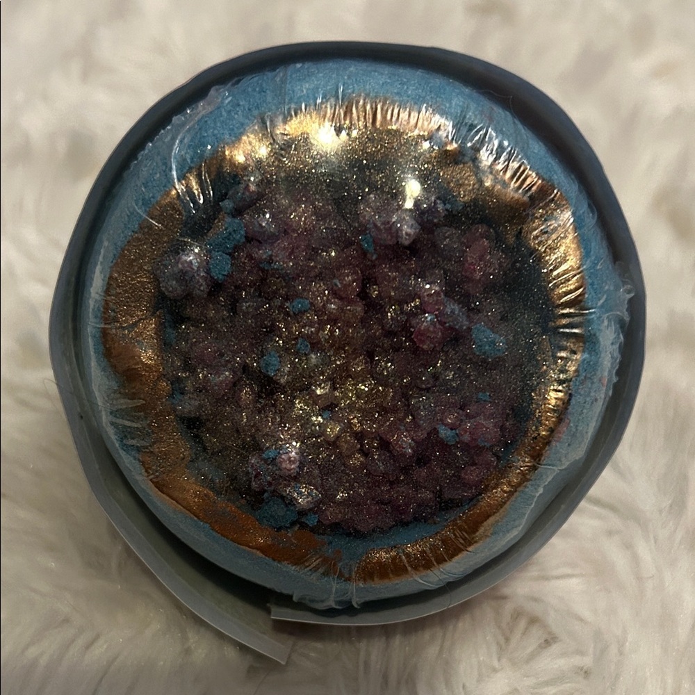 Miss Patisserie Night Geode Bath Ball - Picture 6 of 7